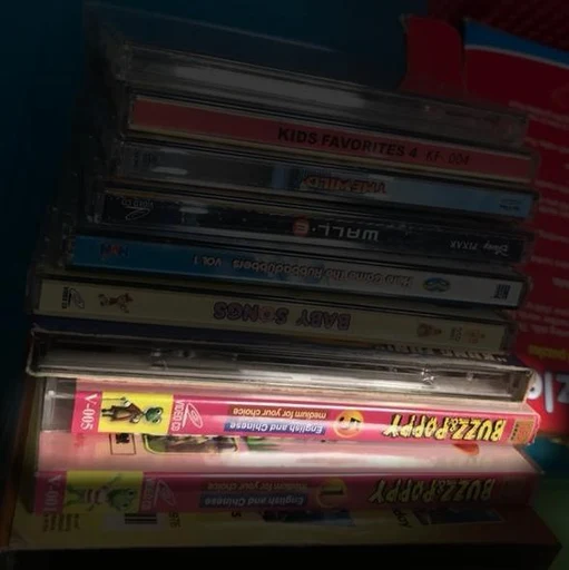 BUZZ&POPPY English and Chinese medium for your choice VIDEO CO