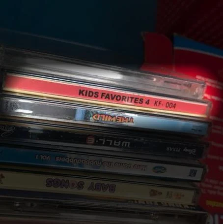 KIDS FAVORITES 4 KF